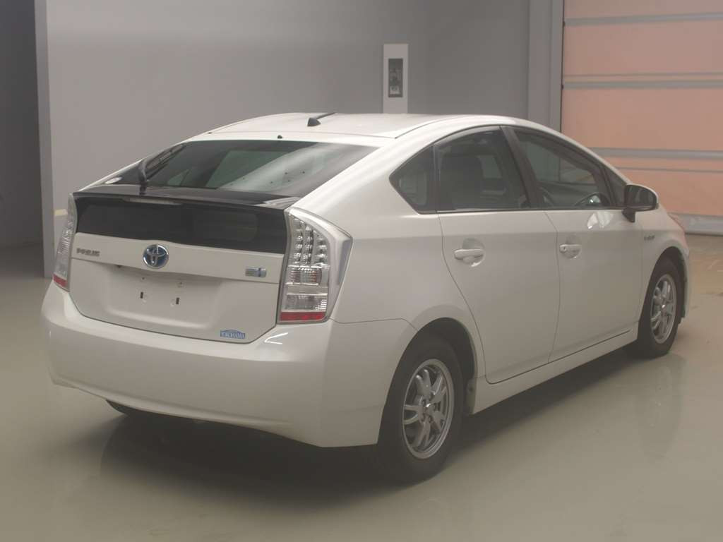 2010 Toyota Prius ZVW30[1]