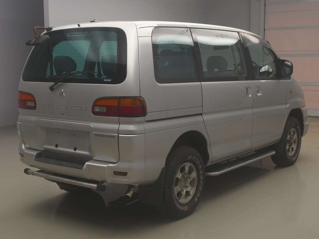 2003 Mitsubishi Delica Spacegear PD8W[1]