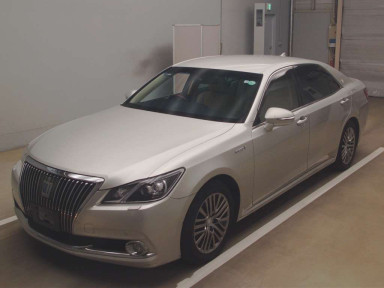 2014 Toyota Crown Majesta