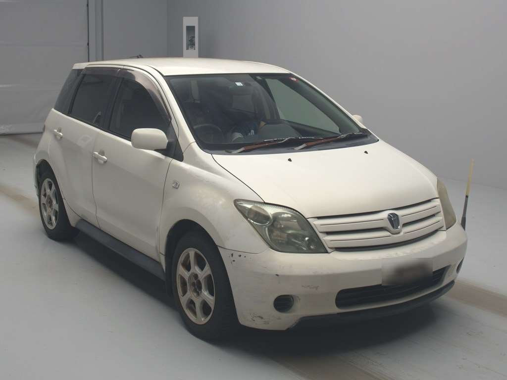 2004 Toyota IST NCP60[2]