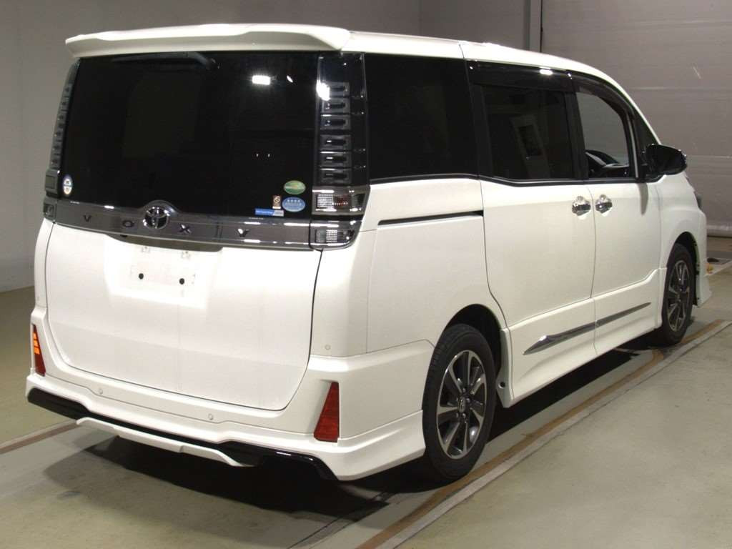 2019 Toyota Voxy ZRR80W[1]