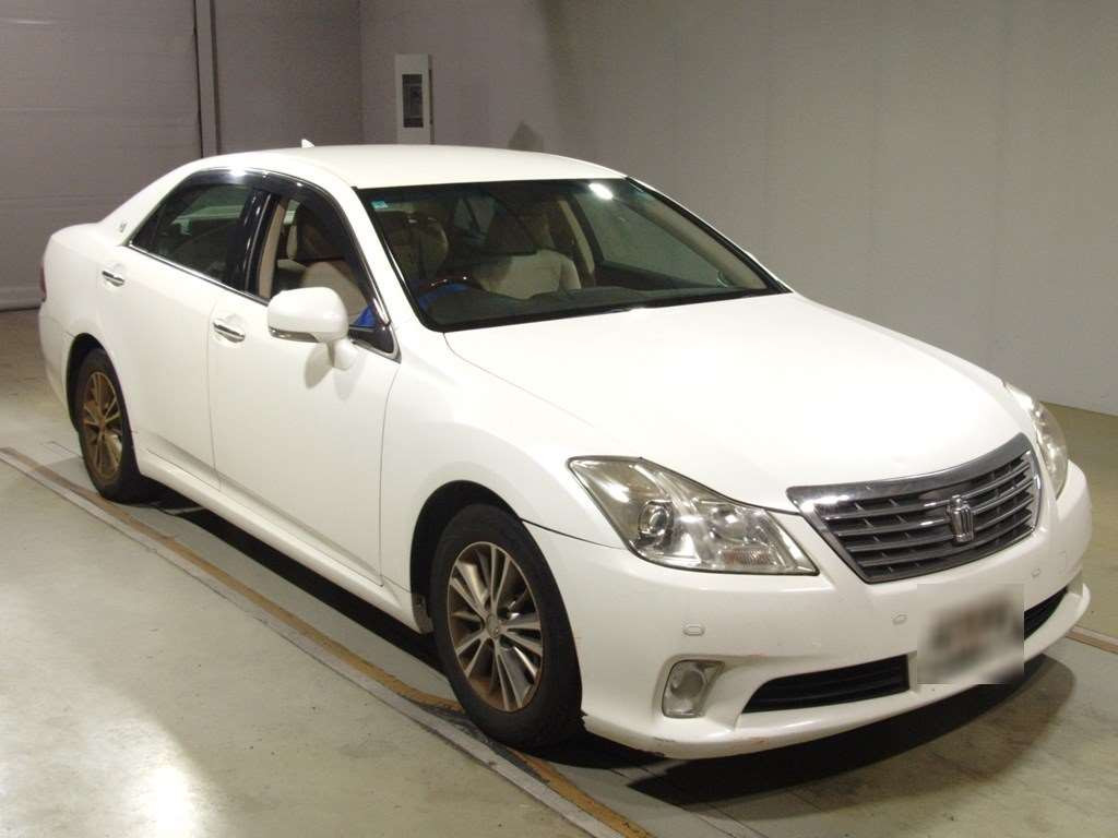 2010 Toyota Crown GRS200[2]