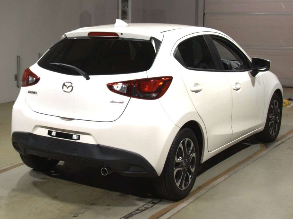 2017 Mazda Demio DJ5FS[1]