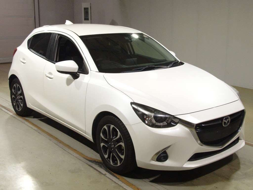 2017 Mazda Demio DJ5FS[2]