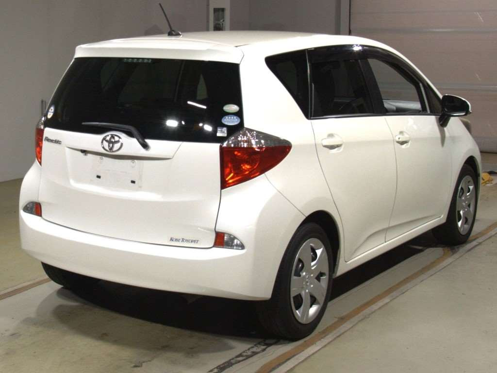 2011 Toyota Ractis NSP120[1]