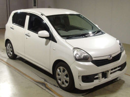 2015 Daihatsu Mira es