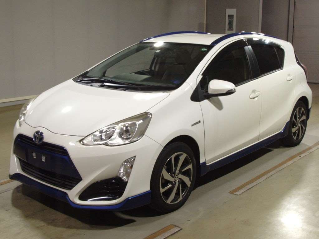 2015 Toyota Aqua NHP10[0]