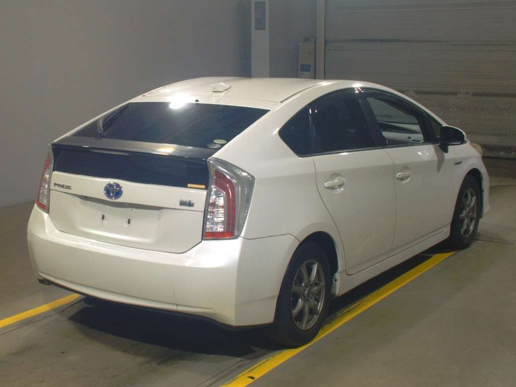 2013 Toyota Prius ZVW30[1]