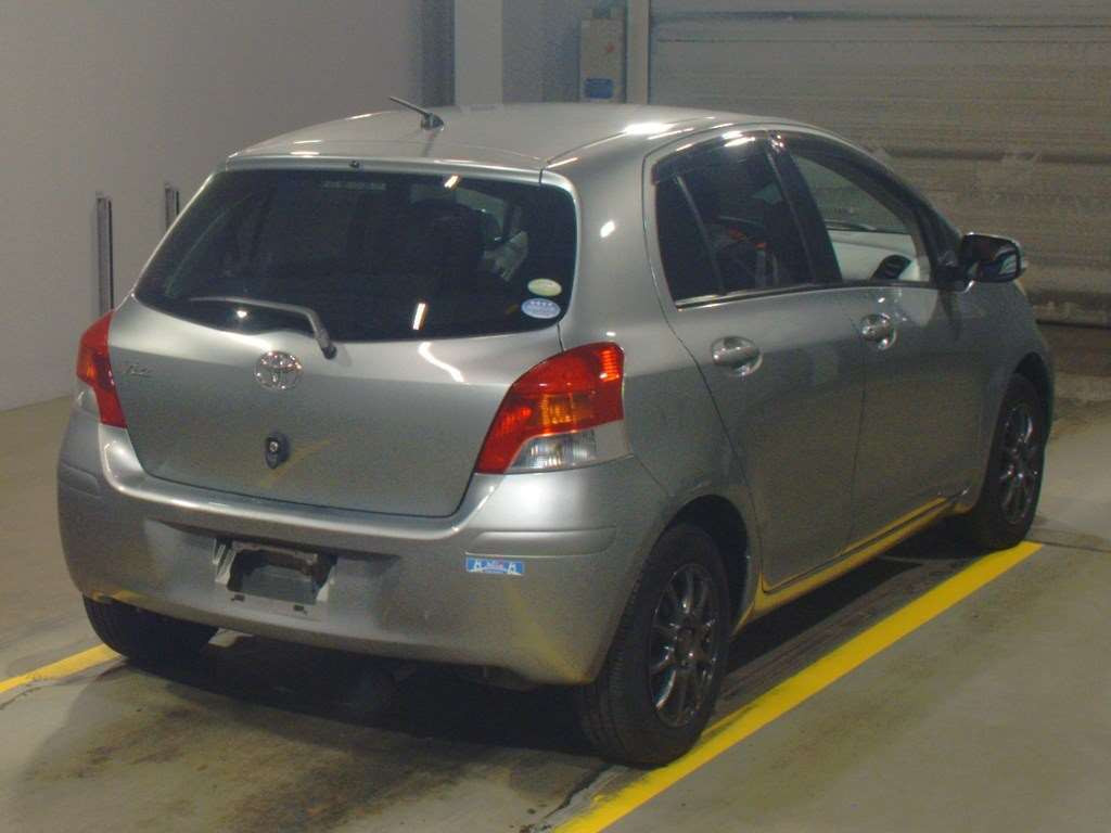 2010 Toyota Vitz SCP90[1]