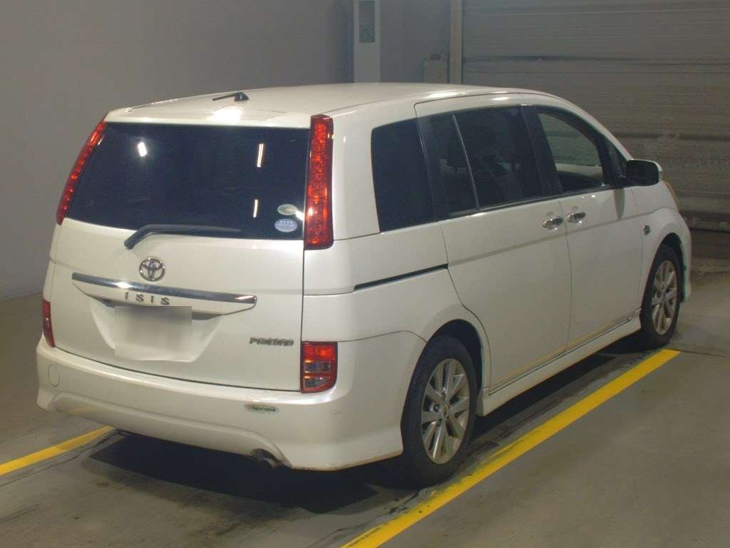 2010 Toyota Isis ZGM11W[1]