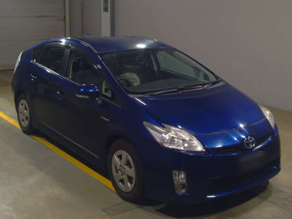 2010 Toyota Prius ZVW30[2]