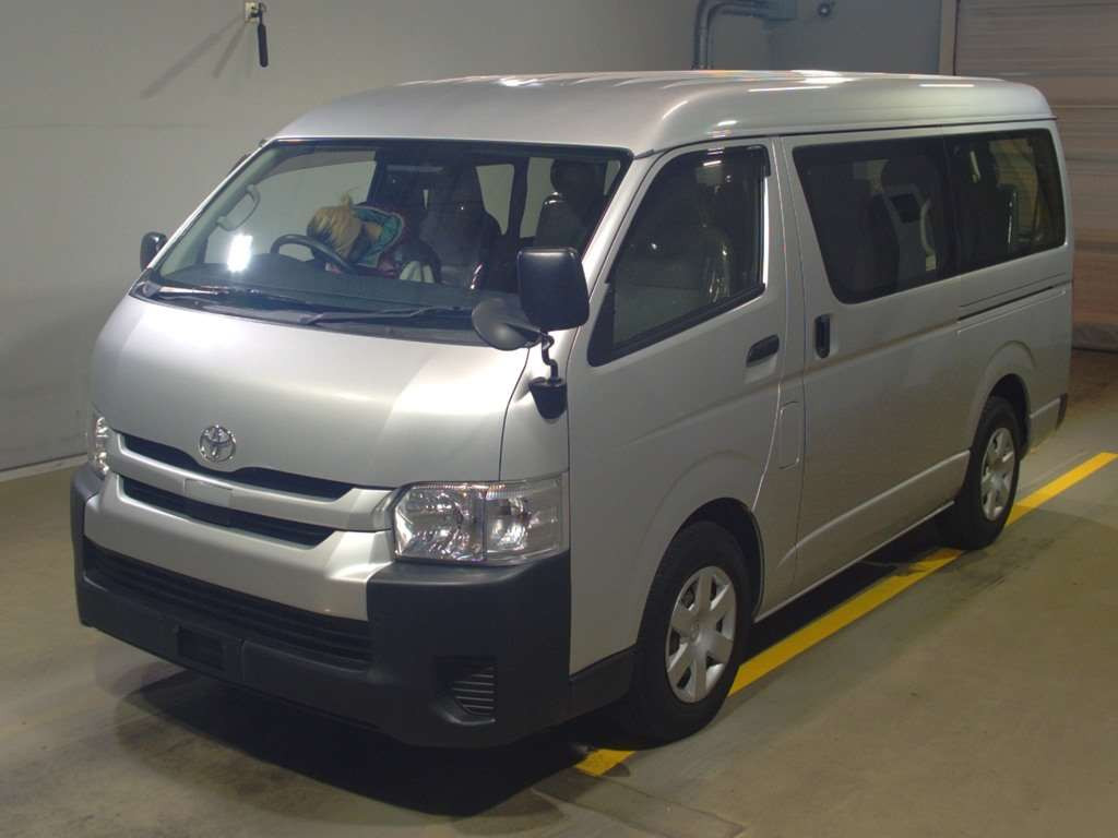 2018 Toyota Hiace Wagon TRH214W[0]