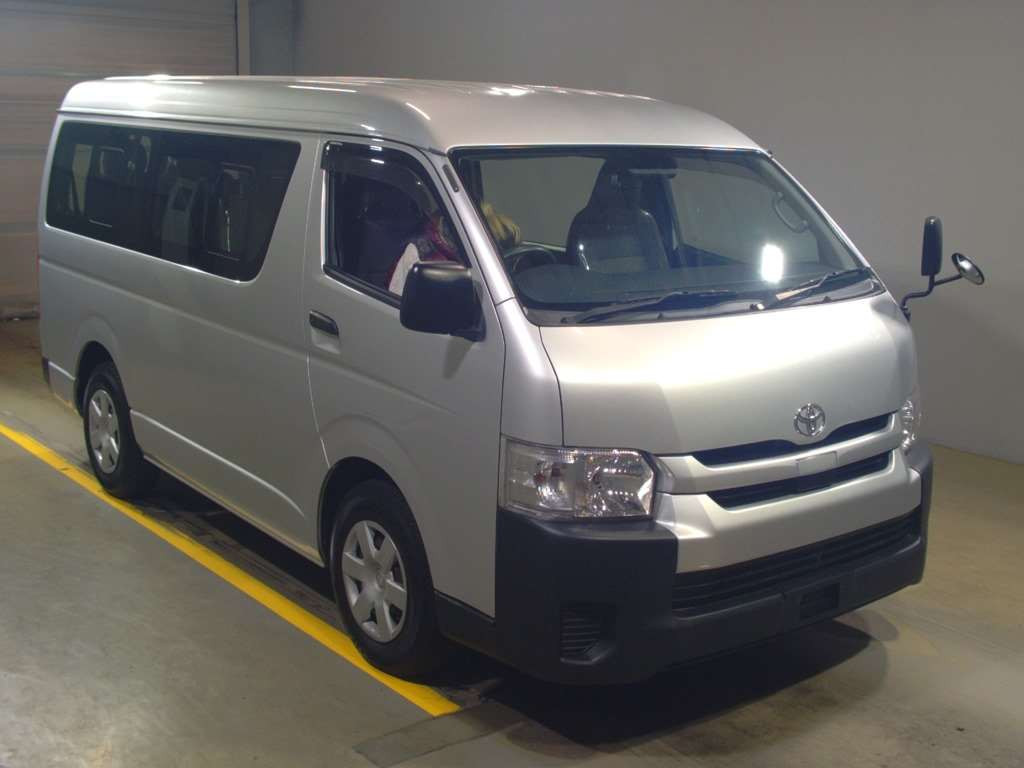 2018 Toyota Hiace Wagon TRH214W[2]