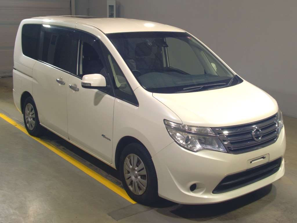 2016 Nissan Serena HC26[2]