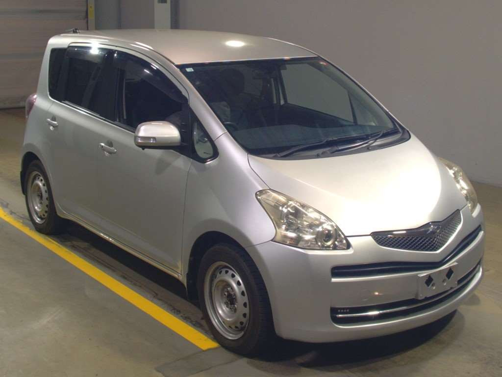 2008 Toyota Ractis SCP100[2]