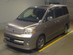 2006 Toyota Voxy