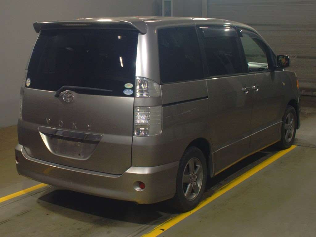 2006 Toyota Voxy AZR60G[1]