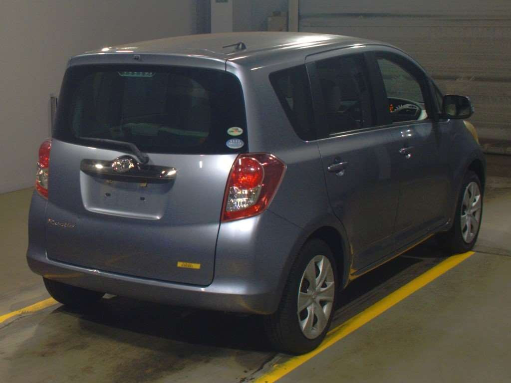 2009 Toyota Ractis SCP100[1]