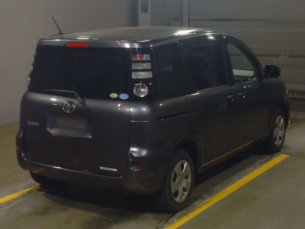 2010 Toyota Sienta NCP81G[1]