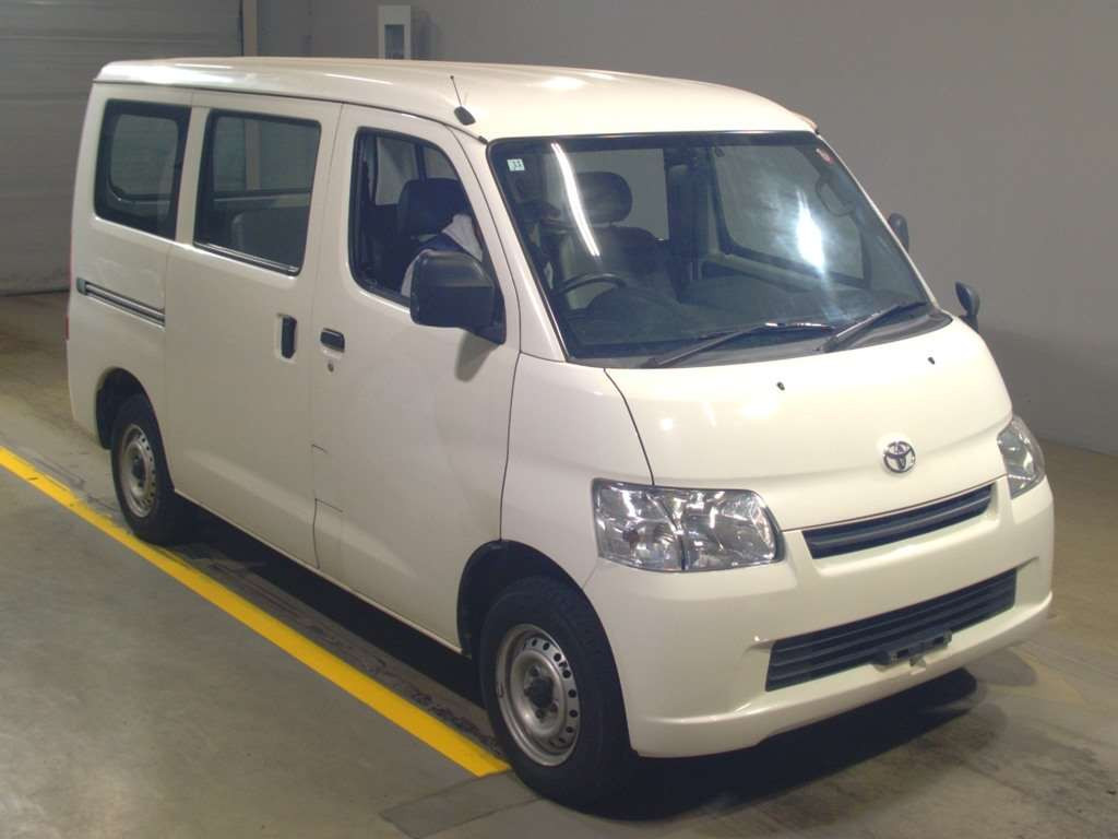 2009 Toyota Townace Van S402M[2]