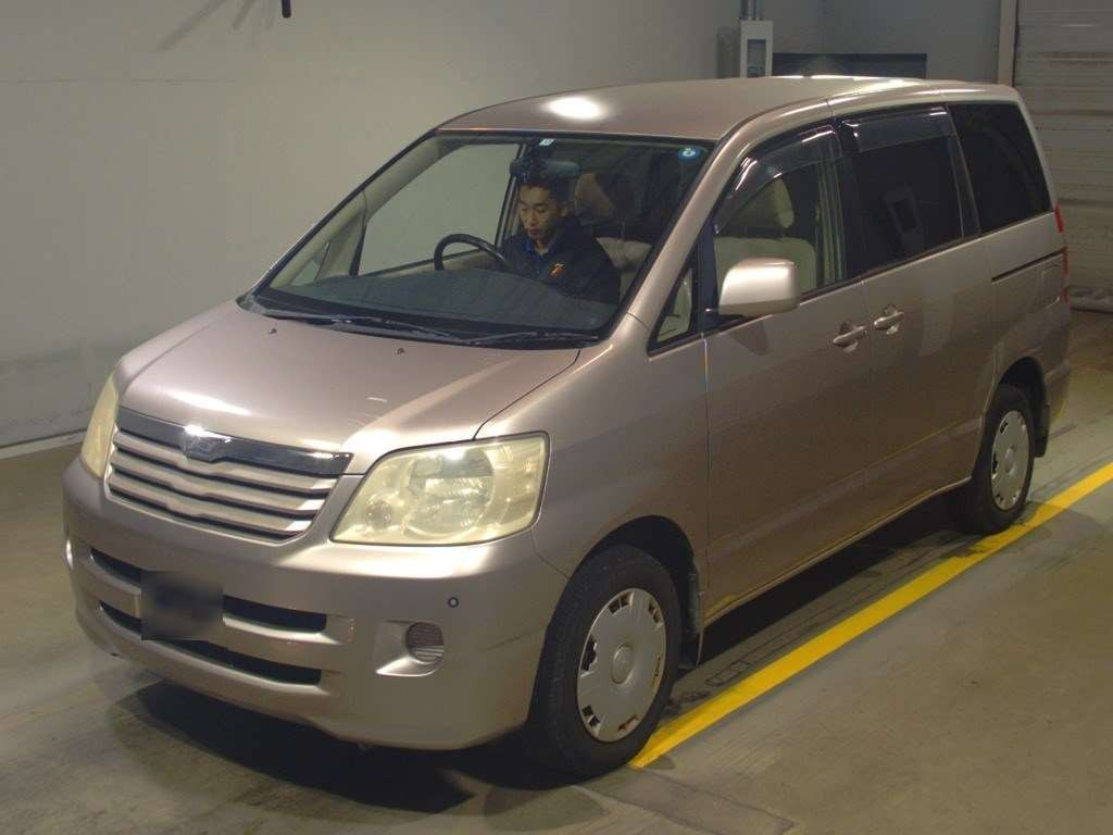 2003 Toyota Noah AZR65G[0]