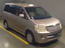 2003 Toyota Noah