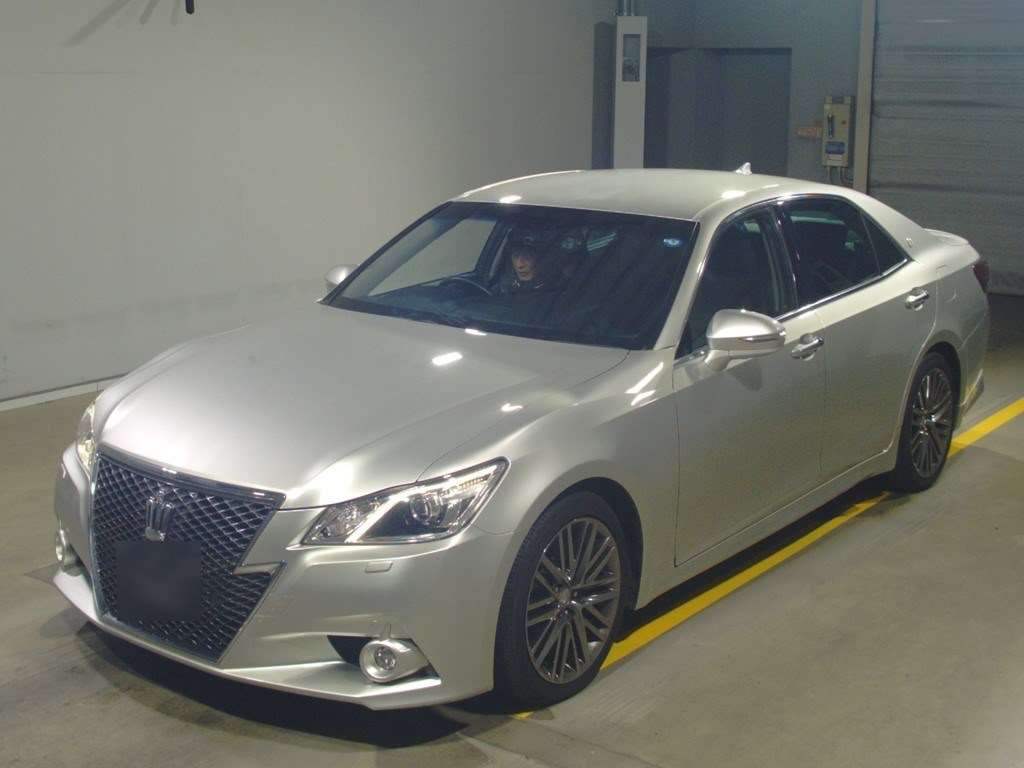 2014 Toyota Crown GRS214[0]