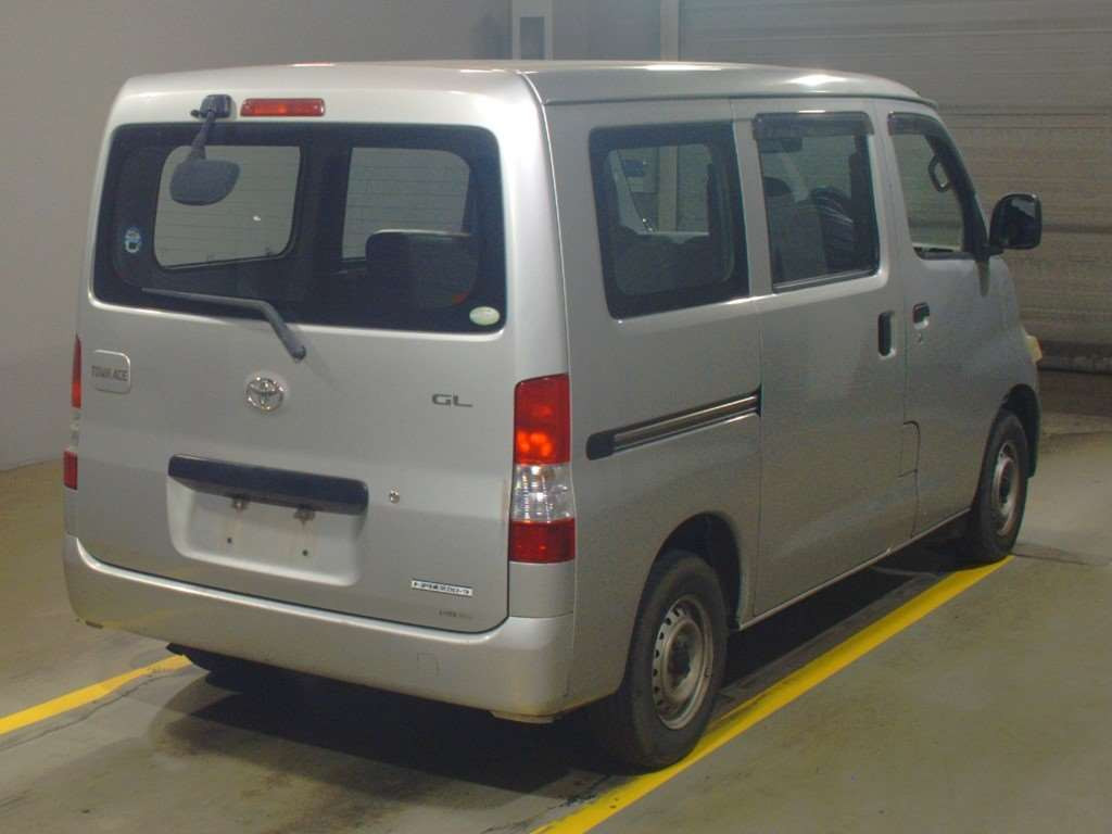 2011 Toyota Townace Van S402M[1]