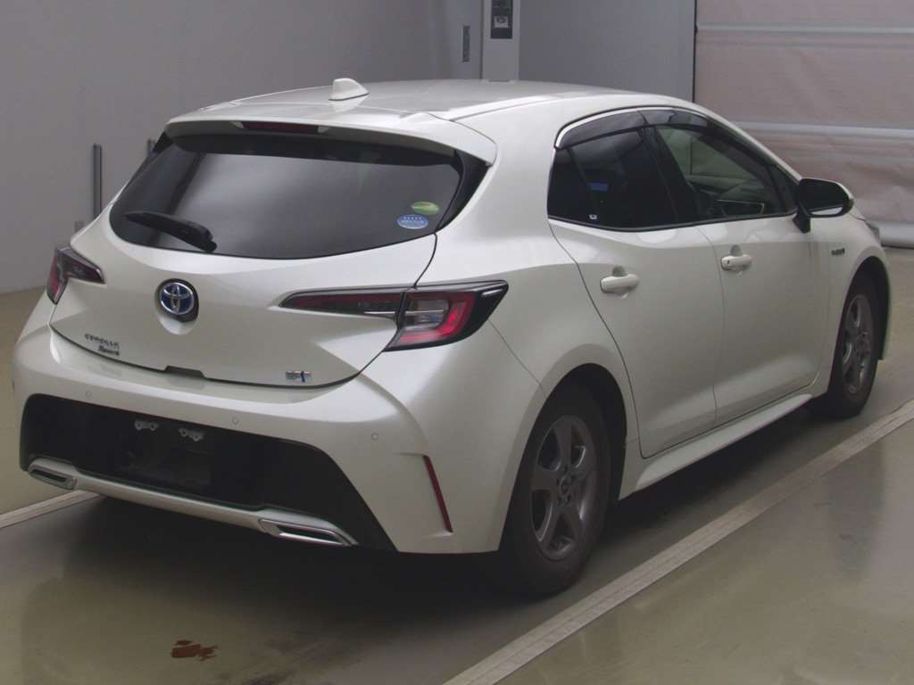 2018 Toyota Corolla Sports ZWE211H[1]