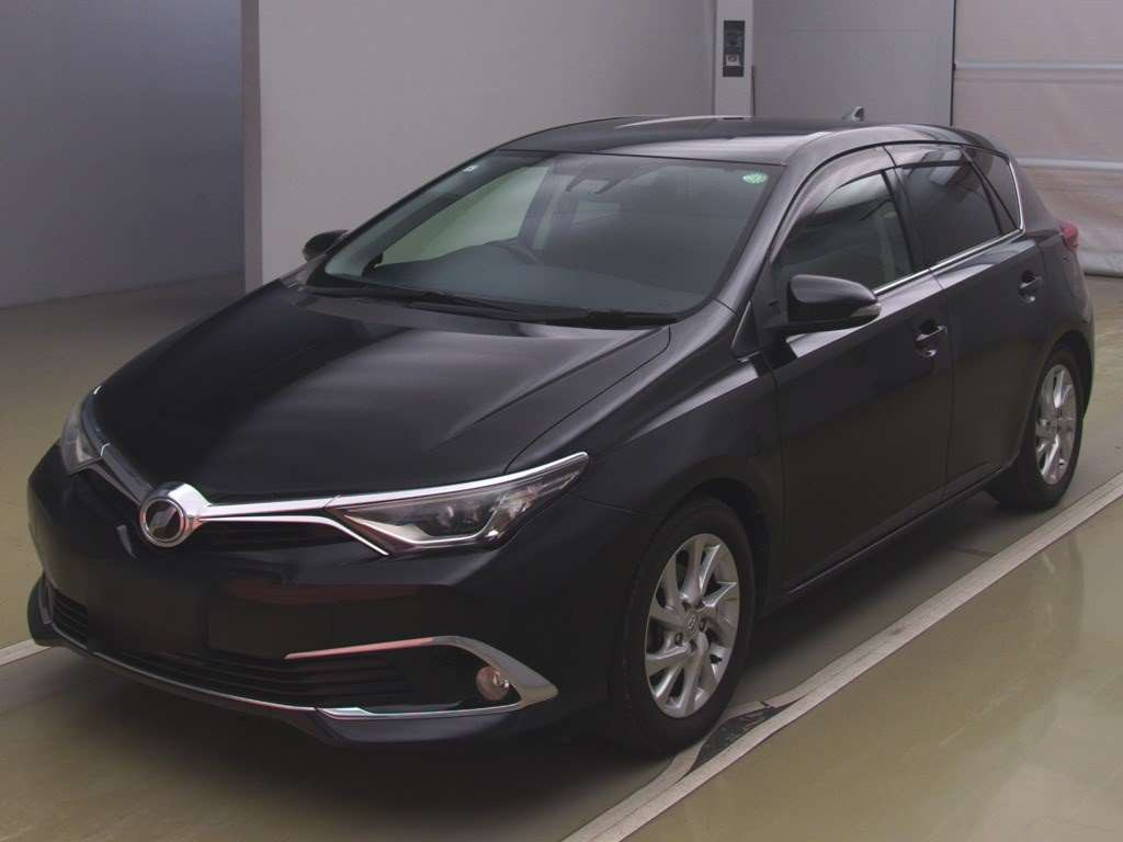 2015 Toyota Auris NZE184H[0]