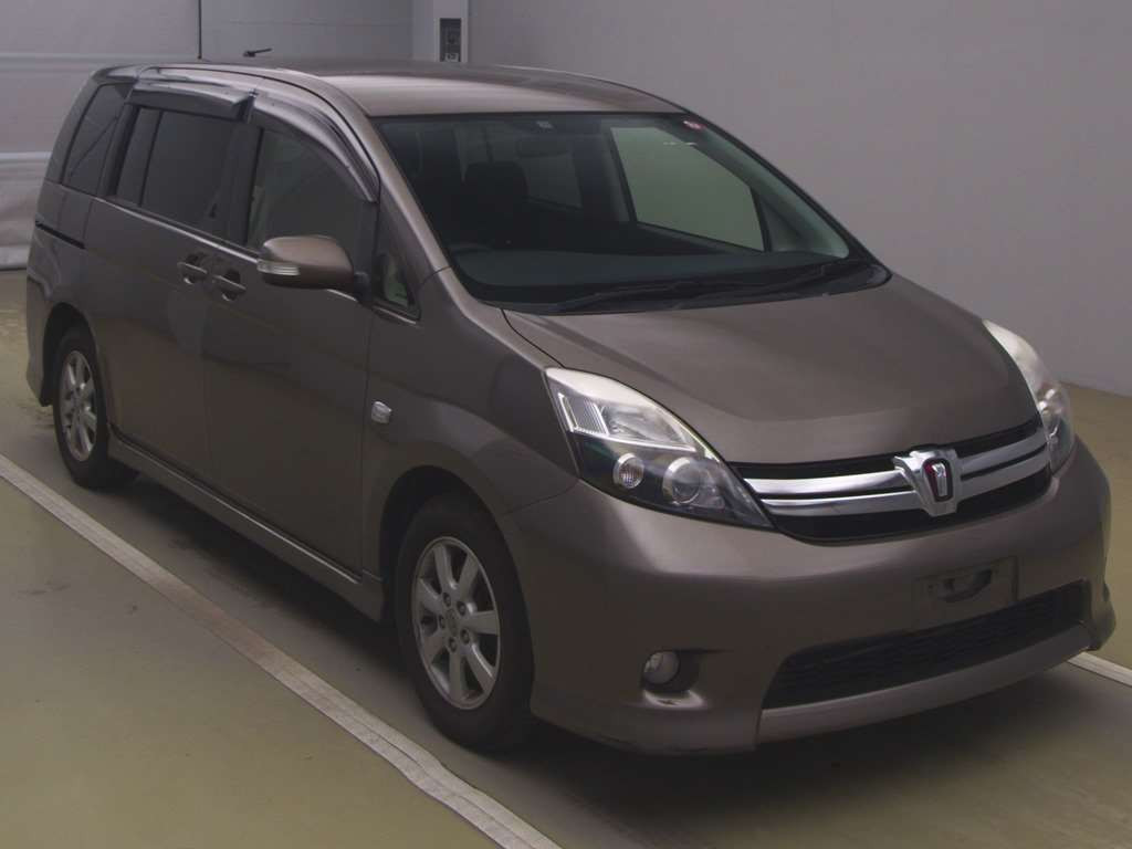 2011 Toyota Isis ZGM10W[2]