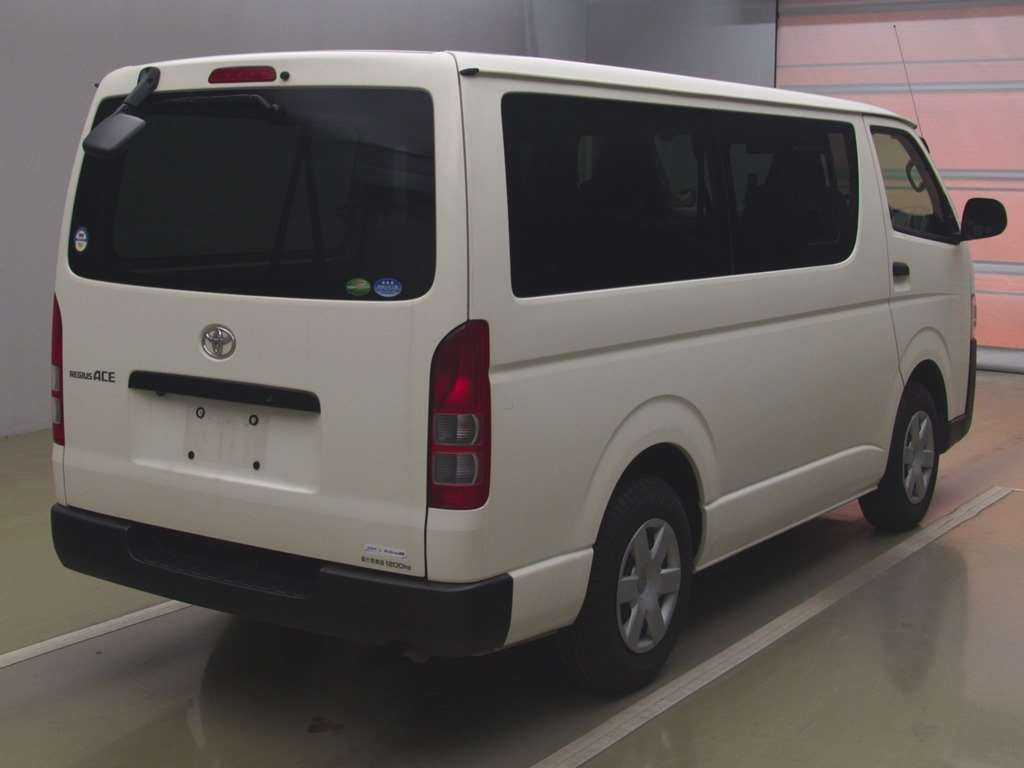 2020 Toyota Regiusace Van TRH200V[1]