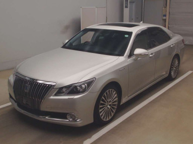 2014 Toyota Crown Majesta