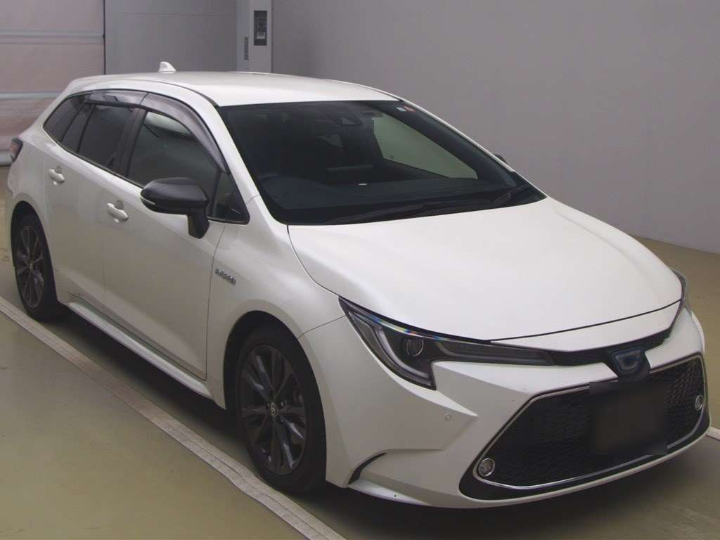 2019 Toyota Corolla Touring Wagon ZWE211W[2]