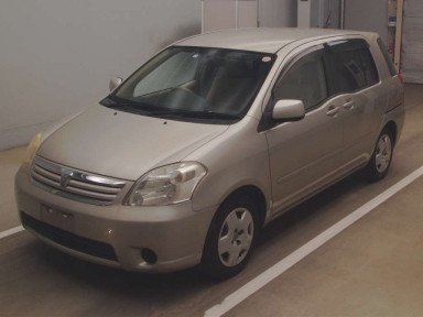 2003 Toyota Raum