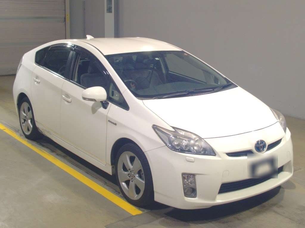 2011 Toyota Prius ZVW30[2]