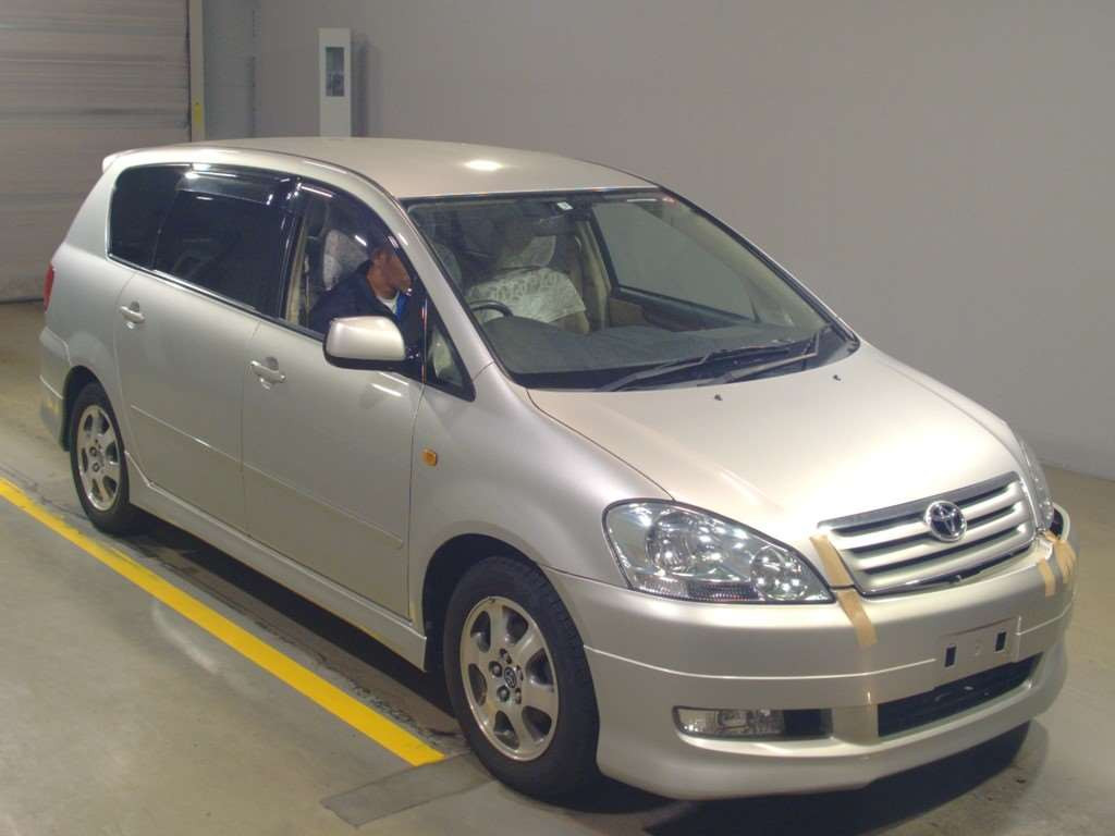 2003 Toyota Ipsum ACM21W[2]