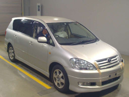 2003 Toyota Ipsum