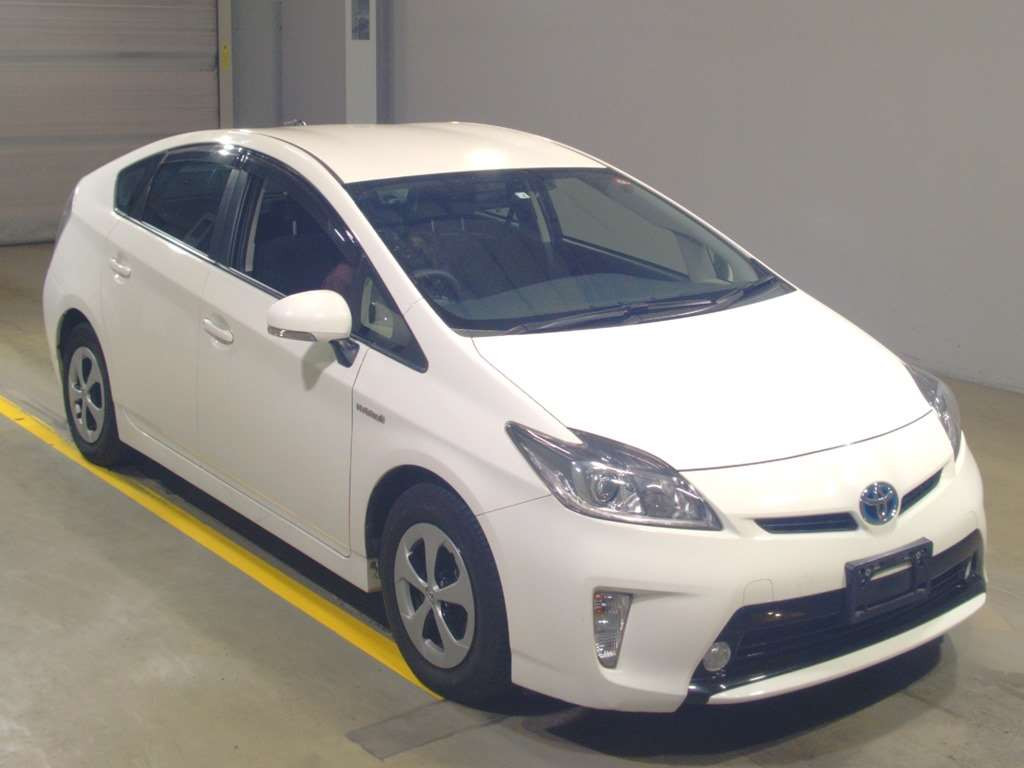 2012 Toyota Prius ZVW30[2]