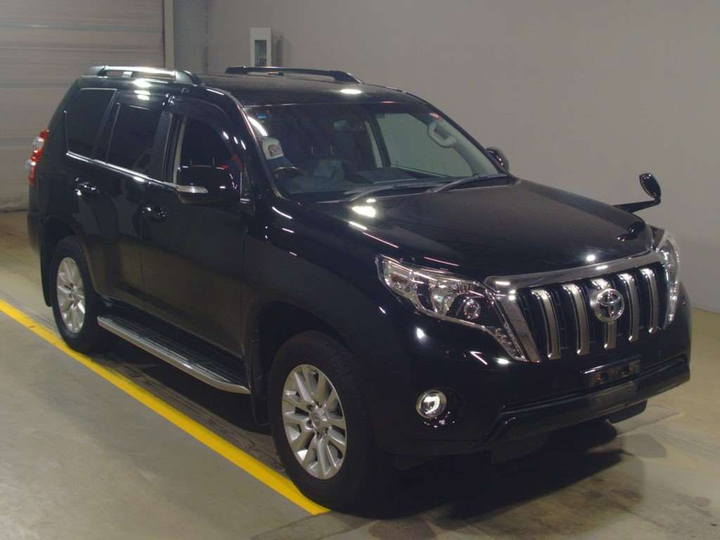 2016 Toyota Land Cruiser Prado GDJ151W[2]