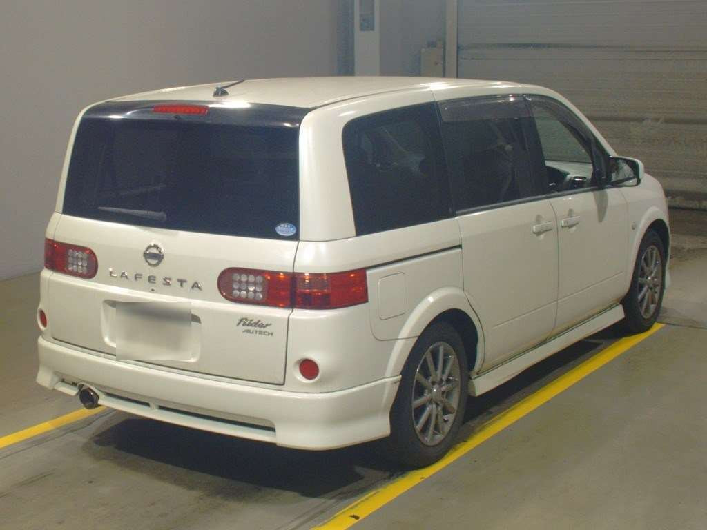 2005 Nissan Lafesta B30[1]