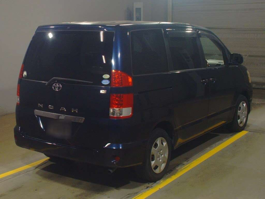 2007 Toyota Noah AZR60G[1]