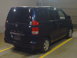 2007 Toyota Noah