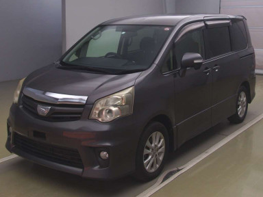 2012 Toyota Noah