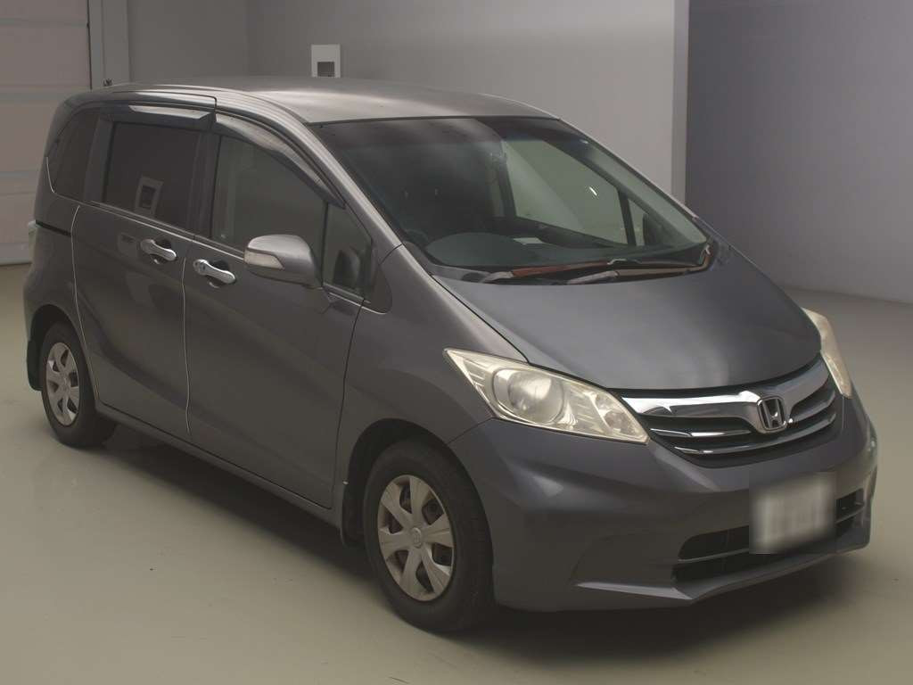 2013 Honda Freed GB3[2]