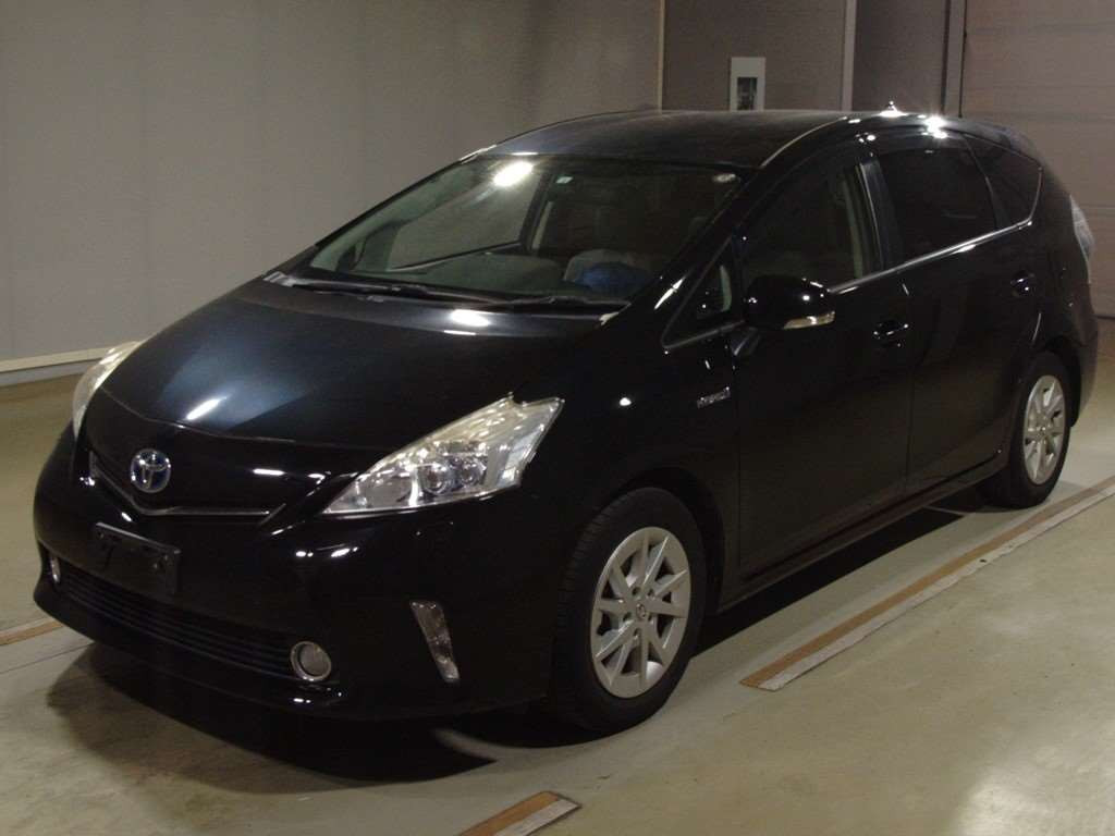 2011 Toyota Prius alpha ZVW41W[0]