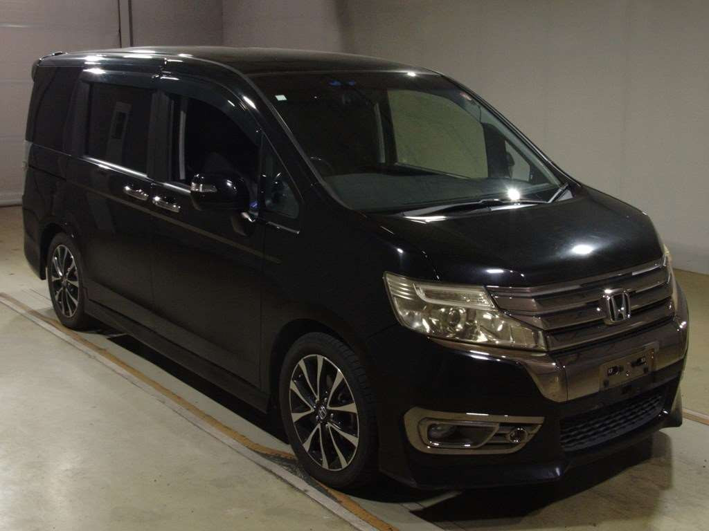 2013 Honda Step WGN Spada RK5[2]