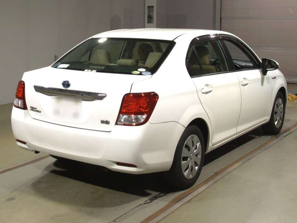 2013 Toyota Corolla Axio NKE165[1]