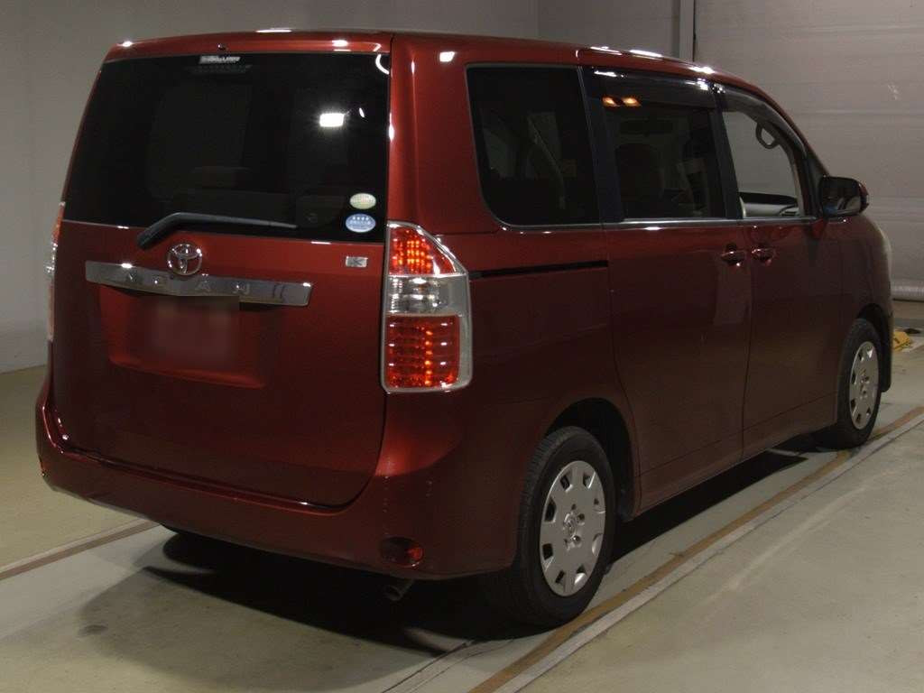 2007 Toyota Noah ZRR70G[1]