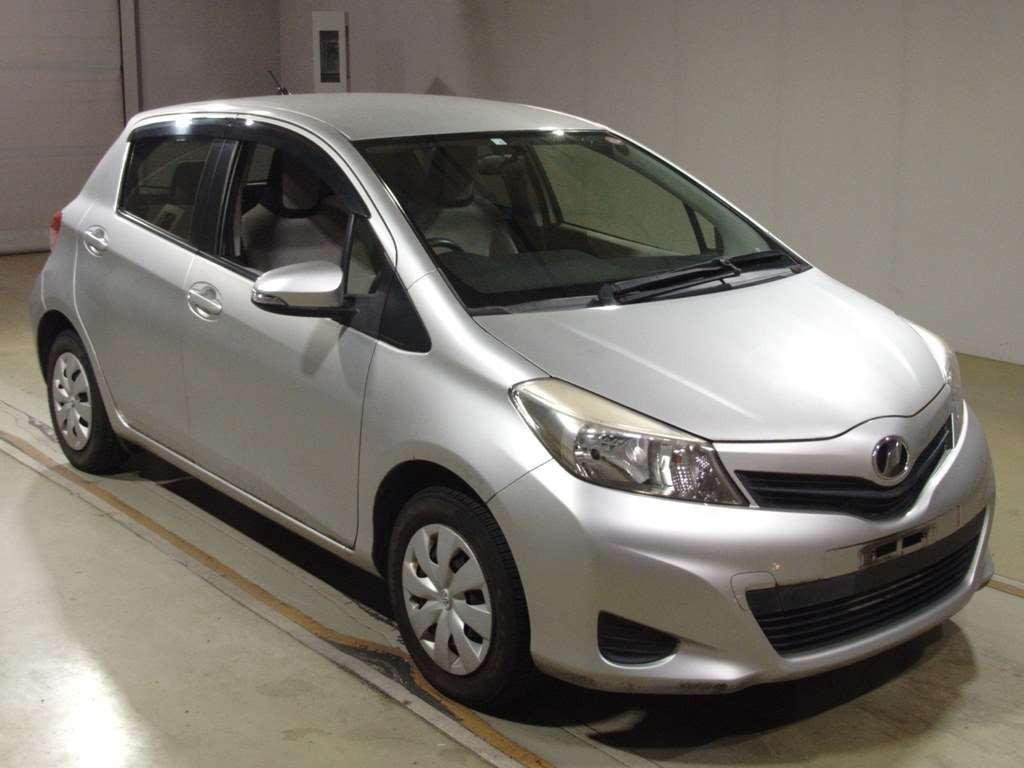 2014 Toyota Vitz KSP130[2]